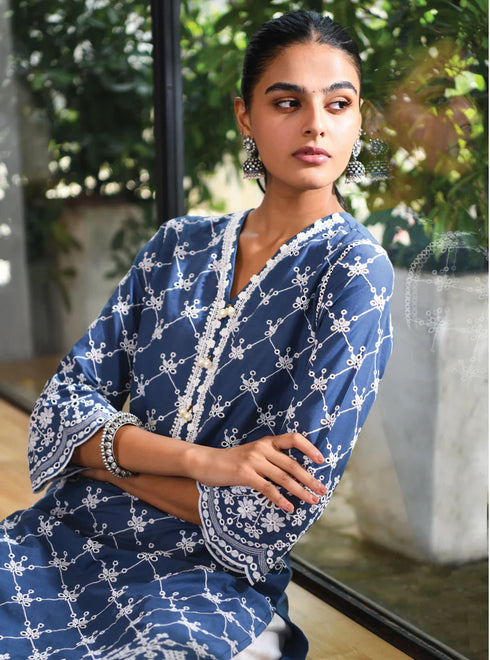 Perth Kurta with Border Dhoti Pants