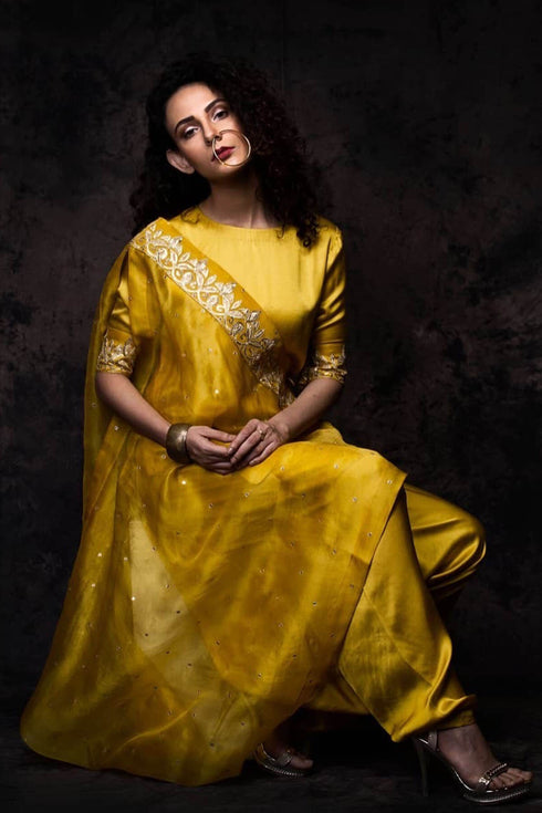 Short Top And Harrom Pants With Organza Drape Dupatta