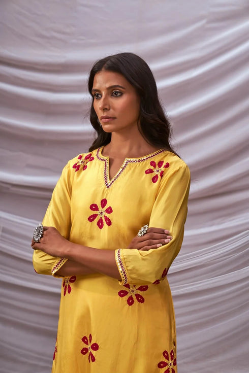 Bandhani Kurta Set With Tassel Embroidery
