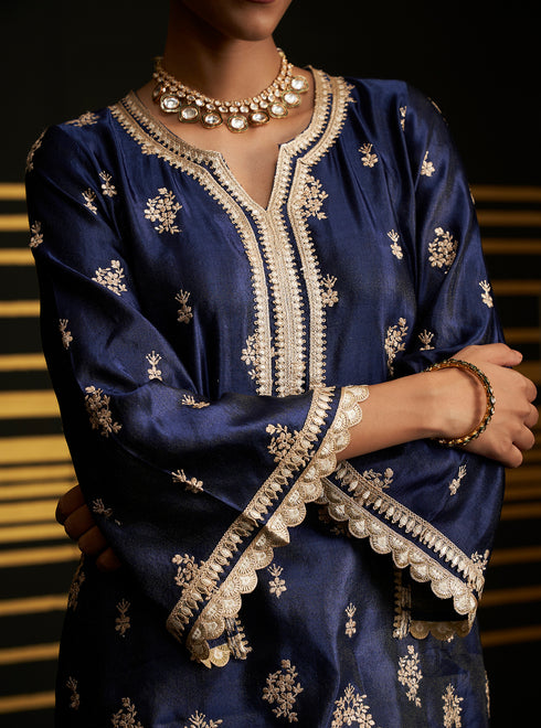 Vaari Set With Dupatta
