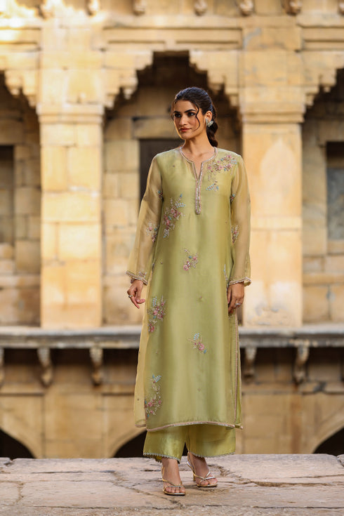 Vaayu Green Phool Kurta Set