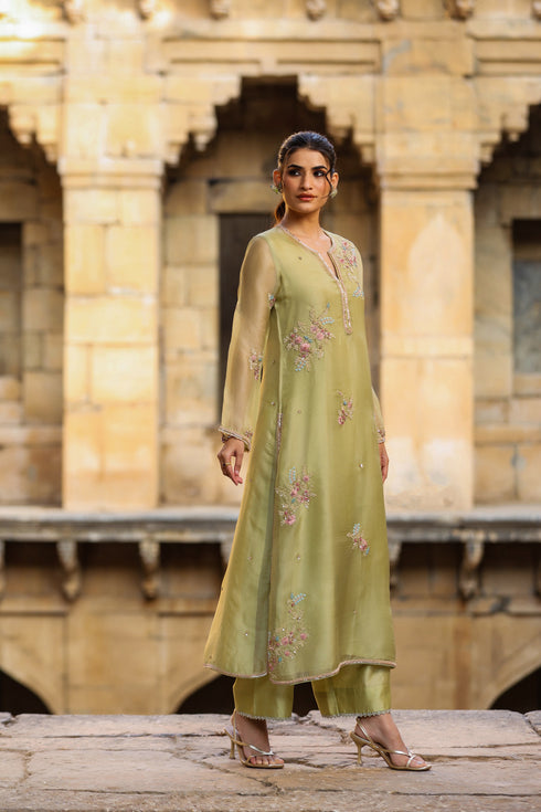 Vaayu Green Phool Kurta Set