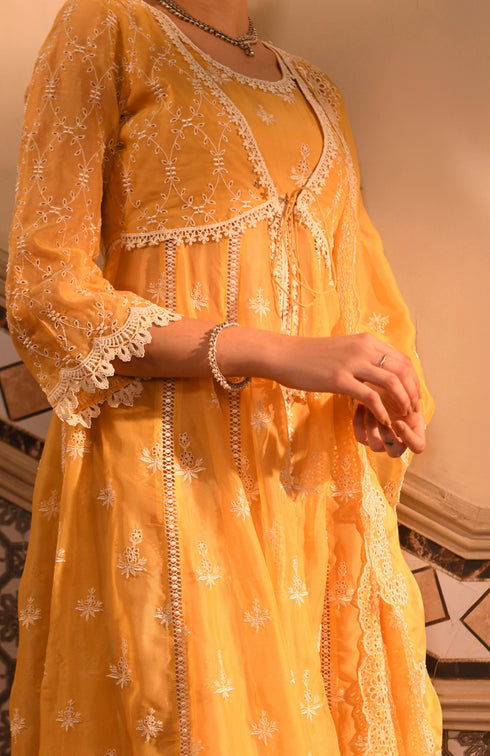 Nyla Set With Dupatta