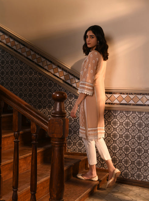 Darya Kurta with Inverted V Hem White Pant With Dupatta