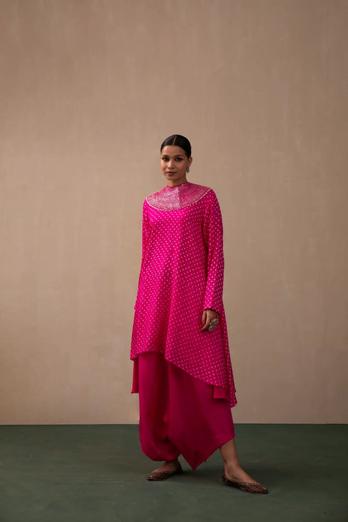 Bandhni Top With Mirror And Pearl Collar