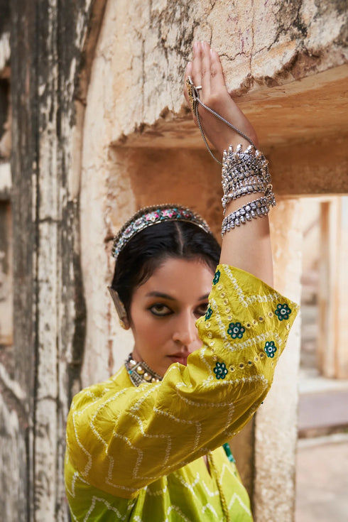 Jodha Shaded Bandhni Kurta Set