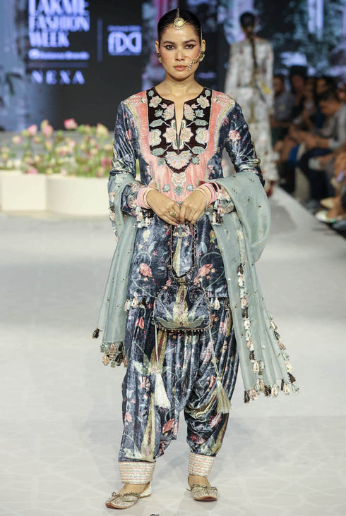 Batool Black Printed Forest Whisper Embroidered Kurta And Embroidered Patiala Salwar With Mint Dupatta