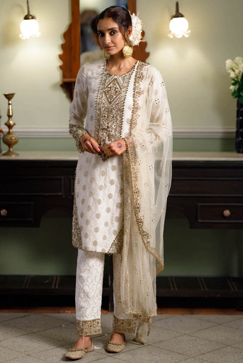 Gauhar Off White Straight Embroidered Yoke Kurta And Straight Pant With Embroidered Dupatta