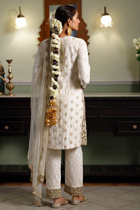 Gauhar Off White Straight Embroidered Yoke Kurta And Straight Pant With Embroidered Dupatta