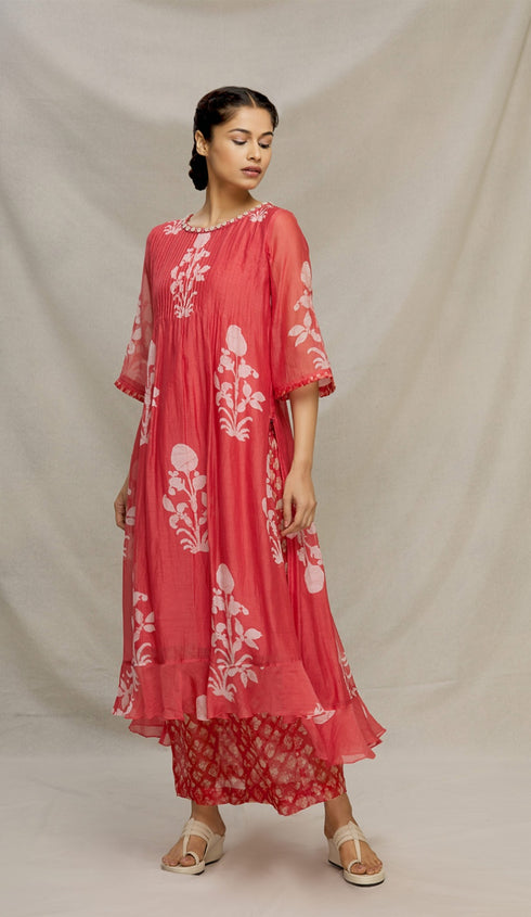 Chanderi batik pintucked kurta set with embroidered neck