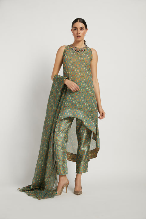 Green navrattan booti carpet kurta set