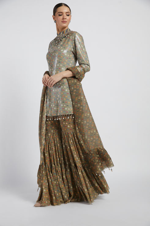 Gold Dalia Garara set with buti work