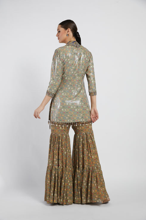 Gold Dalia Garara set with buti work