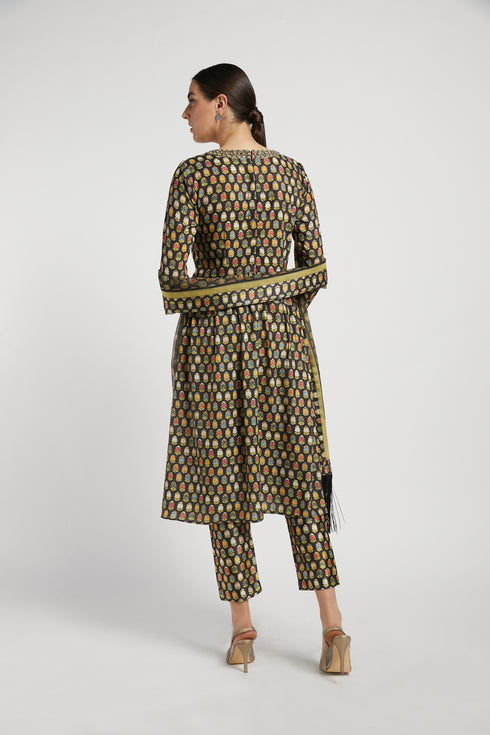 Black Dalia Kurta set with Butti Work