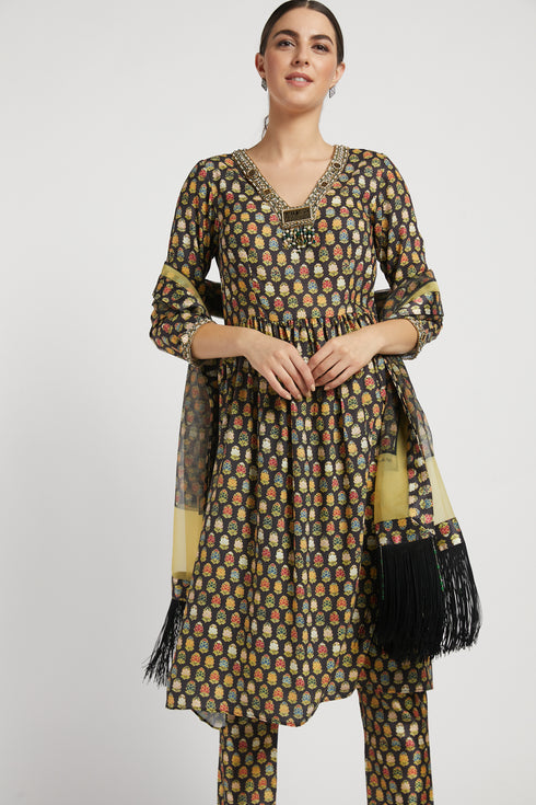 Black Dalia Kurta set with Butti Work